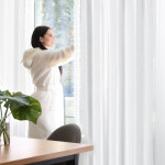 Komplet 2 szt. firan z motywem kwiatów 140x270 cm - Biała - Taśma - 13 Komplet 2 szt. firan z motywem kwiatów 140x270 cm - Biała - Taśma - 13