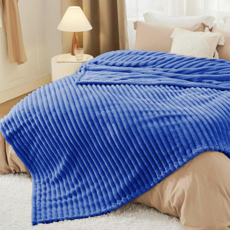 Gruby Koc 300g - zdobiony wytłaczanym wzorem - efekt 3D 160x200cm Chabrowy - 4 Gruby Koc 300g - zdobiony wytłaczanym wzorem - efekt 3D 160x200cm Chabrowy - 4