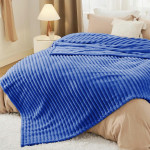 Gruby Koc 300g - zdobiony wytłaczanym wzorem - efekt 3D 160x200cm Chabrowy - 4 Gruby Koc 300g - zdobiony wytłaczanym wzorem - efekt 3D 160x200cm Chabrowy - 4
