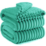 Gruby Koc 300g - zdobiony wytłaczanym wzorem - efekt 3D 200x220cm Szmaragd - 1 Gruby Koc 300g - zdobiony wytłaczanym wzorem - efekt 3D 200x220cm Szmaragd - 1