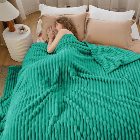 Gruby Koc 300g - zdobiony wytłaczanym wzorem - efekt 3D 200x220cm Szmaragd - 4 Gruby Koc 300g - zdobiony wytłaczanym wzorem - efekt 3D 200x220cm Szmaragd - 4